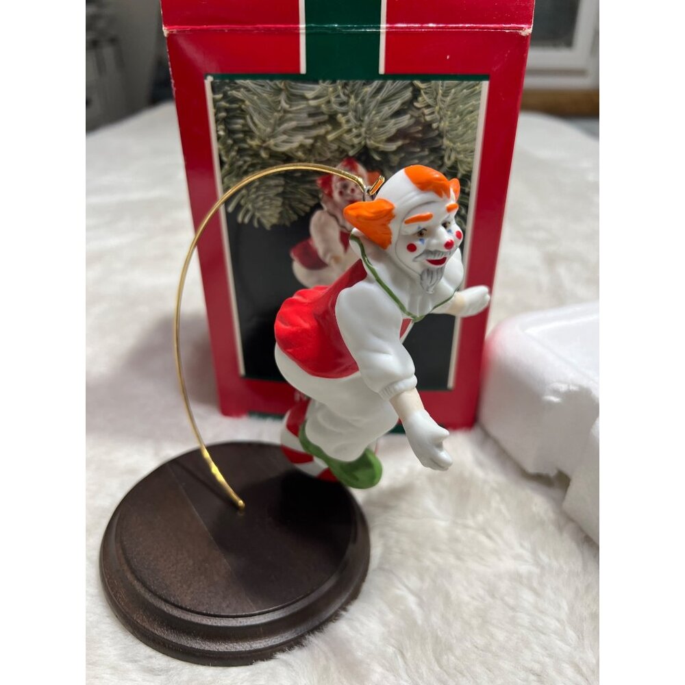 Hallmark 1989 Peppermint Clown hand painted fine porcelain